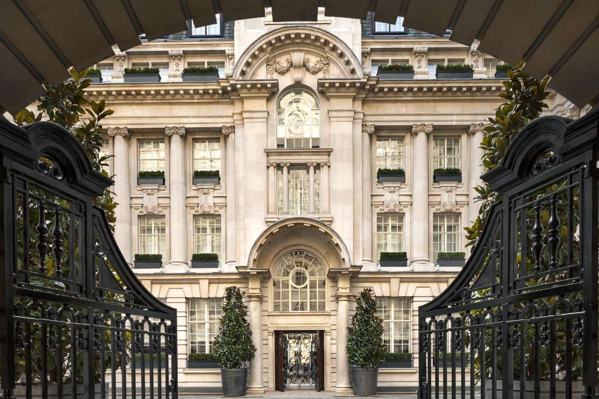 Luxury Hotels in London: The Ultimate Guide to Opulent Stays | London Business World